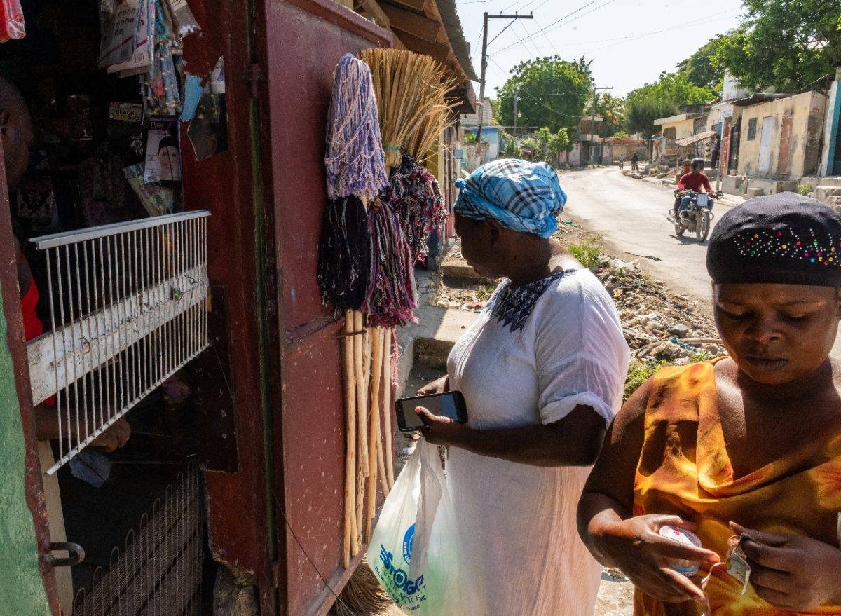 Haitianos vuelven a sus casas tras guerra entre  bandas
