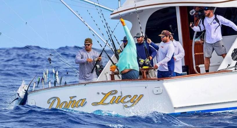 Lancha Carabaea domina torneo de pesca Marlin Blanco