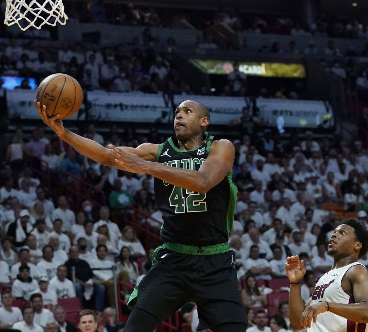 ¡A ley de uno! Celtics vencen al Heat y se colocan a un paso de las Finales