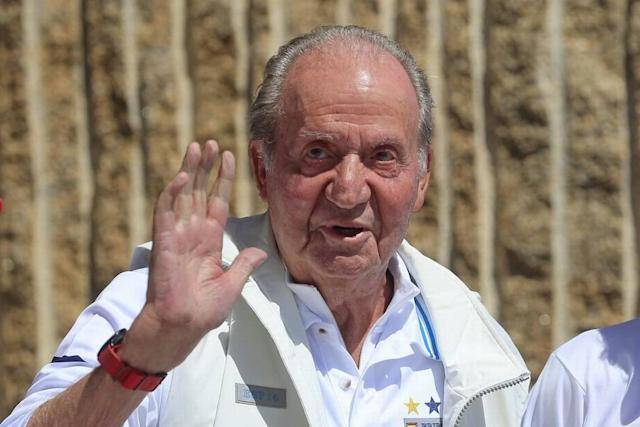 Juan Carlos I disfruta su primer día en España en medio de gran expectación      