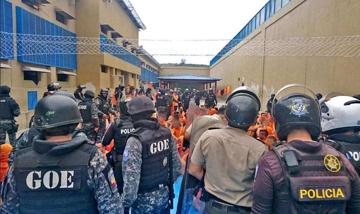 Ecuador: Suben a 44 los muertos en violento motín en cárcel