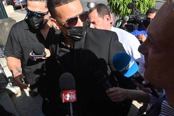 Daddy Yankee llega al Tribunal para apoyar a Raphy Pina