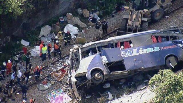 Doce muertos al chocar autobús con camión en carretera brasileña