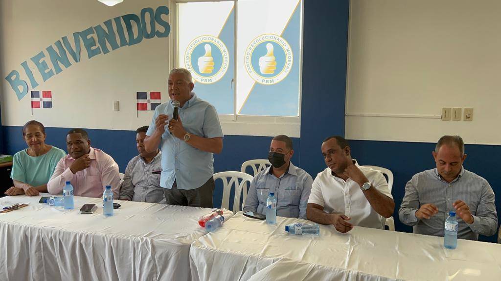 Dirección PRM en SDO juramenta ex miembros juventud Fuerza del Pueblo