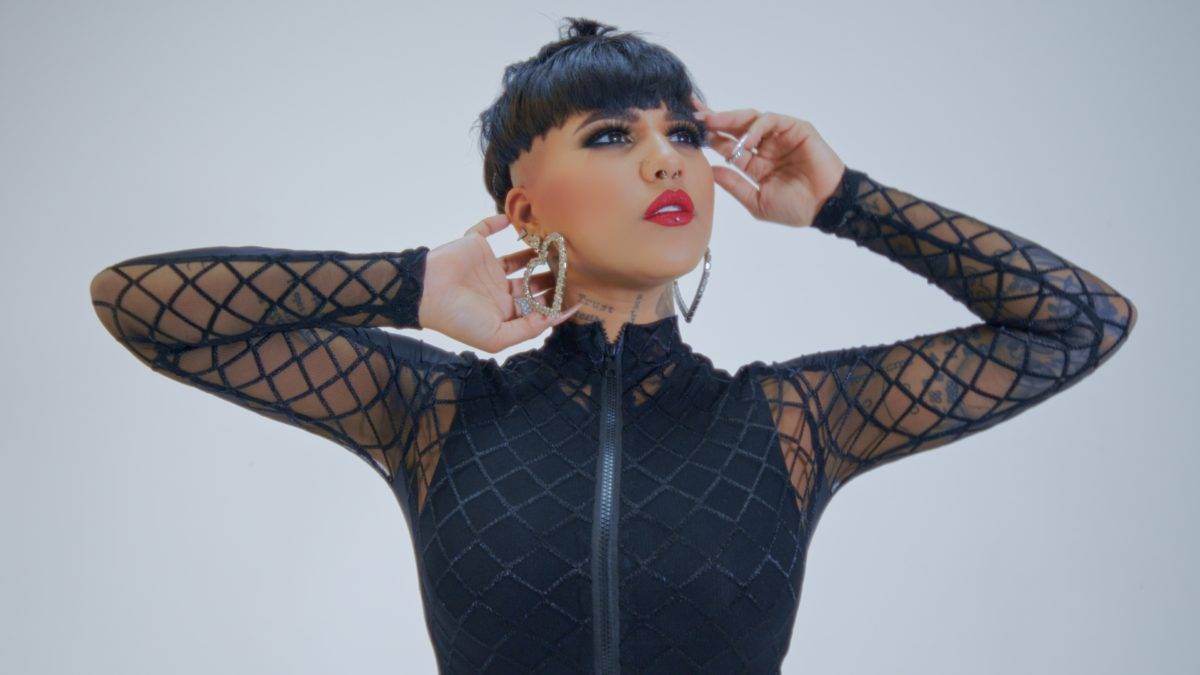 Elysanij debuta en el género urbano con álbum “La Dulce y Ruda Melodía”