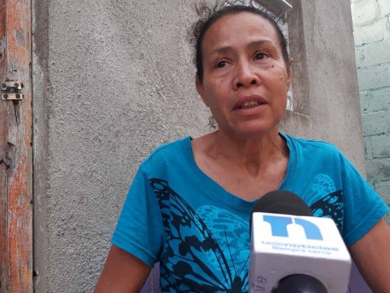 A espera de ayuda prometida por el Gobierno, está madre pastor asesinado en Villa Altagracia