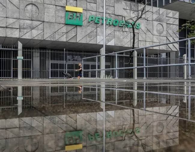 El presidente de Petrobras renuncia y facilita cambio promovido por Bolsonaro      