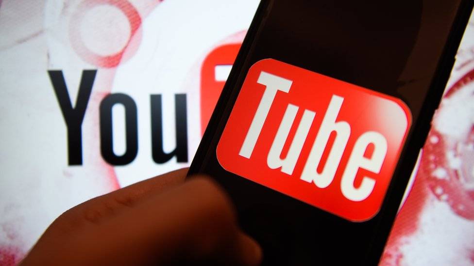 Google indemnizará a político por videos difamatorios en YouTube