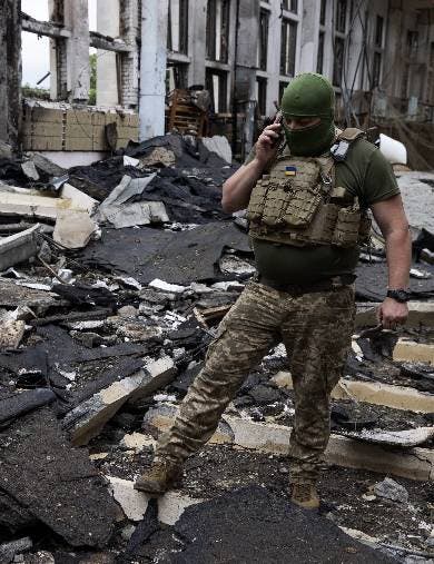 Fuerzas de Ucrania se retiran de  una ciudad