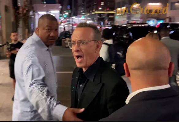 La furiosa reacción de Tom Hanks con un fan que se acercó a su esposa