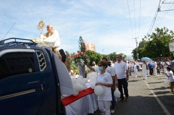 Monsignor Freddy Bretón expresses concern about the "cracking" of Dominican society