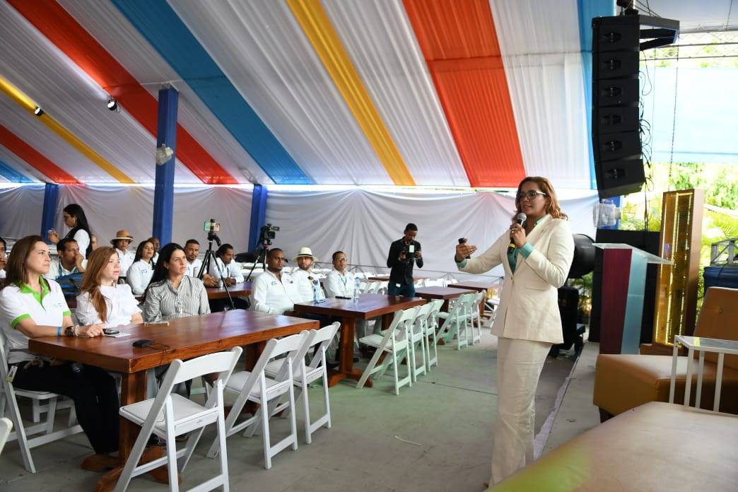 DGII presenta avances en la Facturación Electrónica en el Dominican Cigar Fest de Tamboril
