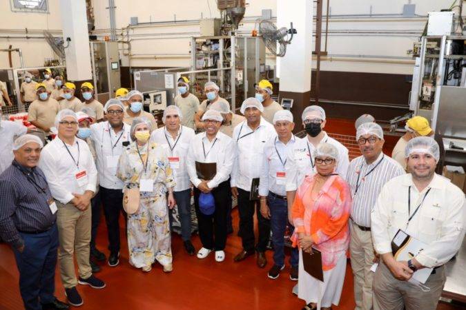 Legisladores y empresarios de visita en Planta Industrias Banilejas