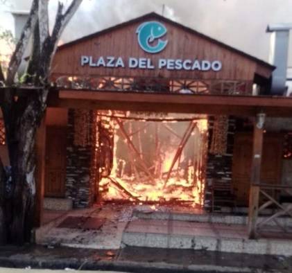 Fueron 18 los negocios quemados durante incendio en Boca Chica