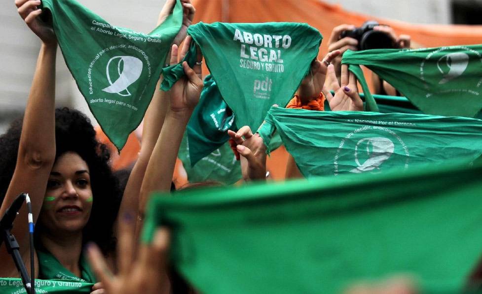 «Pañuelazo» verde en Buenos Aires contra fallo corte EEUU