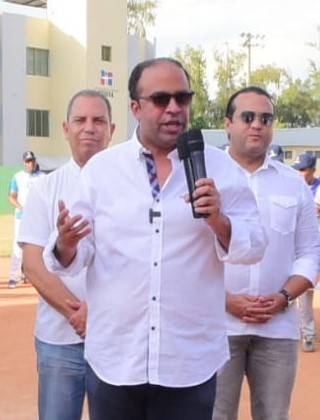 Administrador de Banreservas dice apoyará softbol olímpico