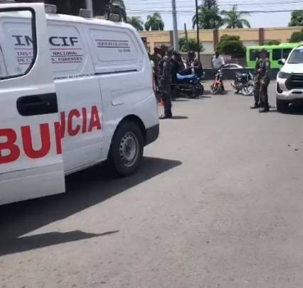 Seguridad se suicida de un disparo en Plaza Luperón