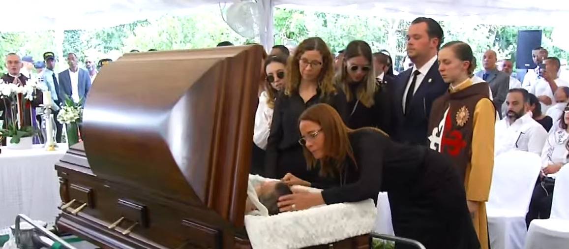 Entre tristeza y pesar, sepultan restos de Orlando Jorge Mera