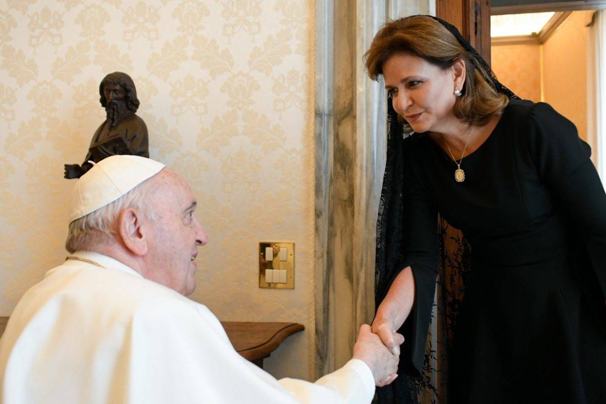 Raquel Peña pide al Papa Francisco orar por el pueblo dominicano