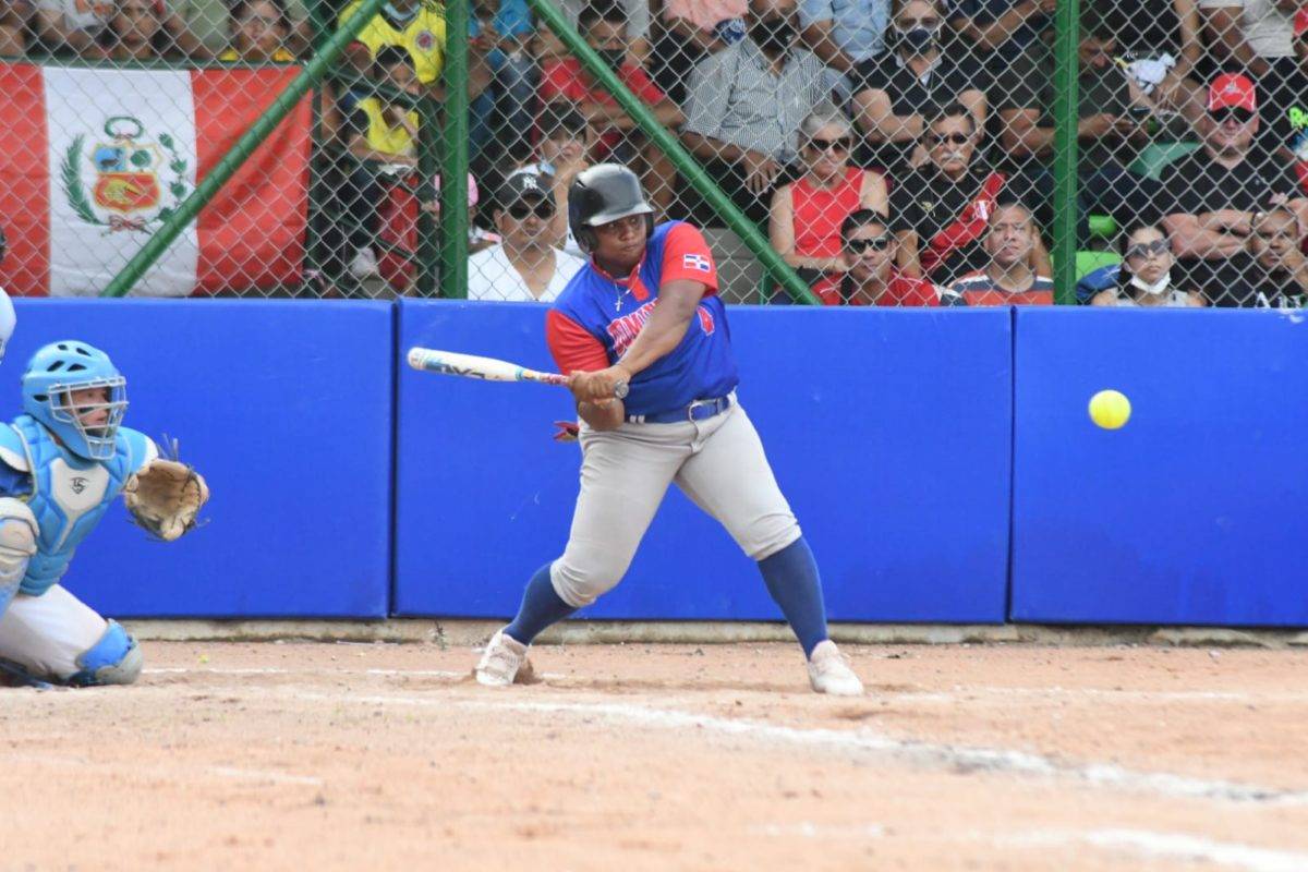 RD vence a Venezuela y asegura bronce en softbol femenino en Juegos Bolivarianos