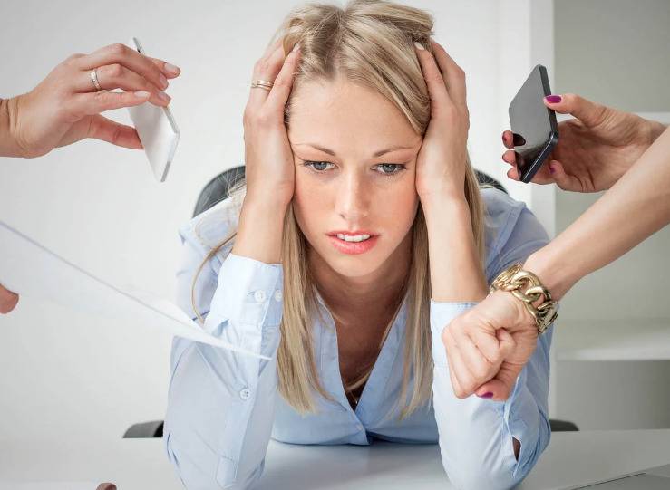 4 trucos para dejar de pensar que va a ocurrir lo peor cuando estás estresado