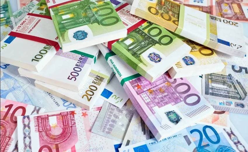 Tasa de cambio del dólar y euro en los bancos de RD para el 15 de septiembre