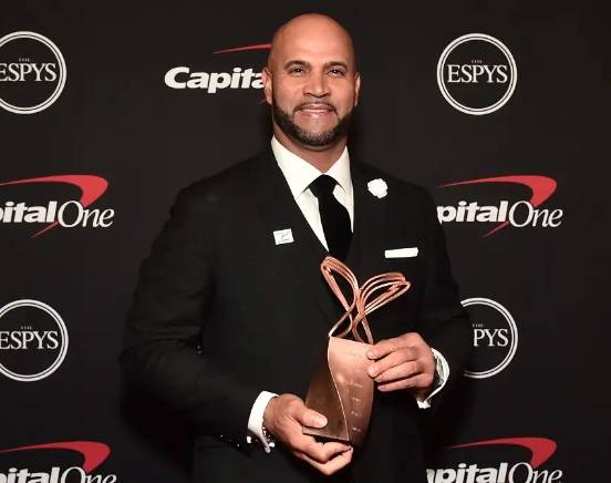 Albert Pujols recibe el Premio Humanitario Muhammad Ali en los ESPYS