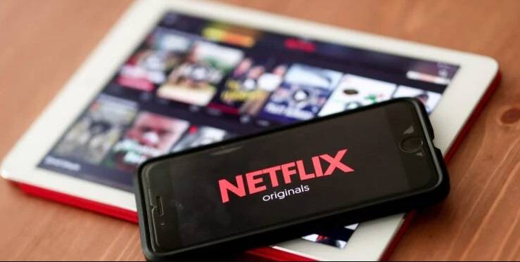 Netflix se alia con Microsoft para diseñar modelo de suscripción con anuncios      