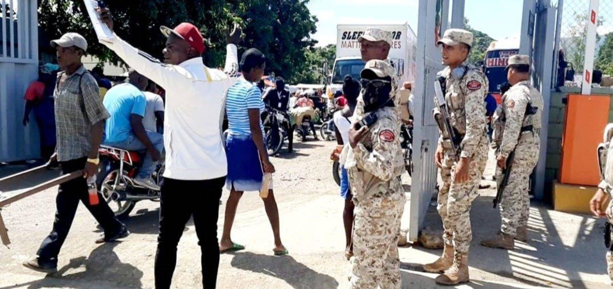 Militarizan “bombas” para evitar avalancha haitianos