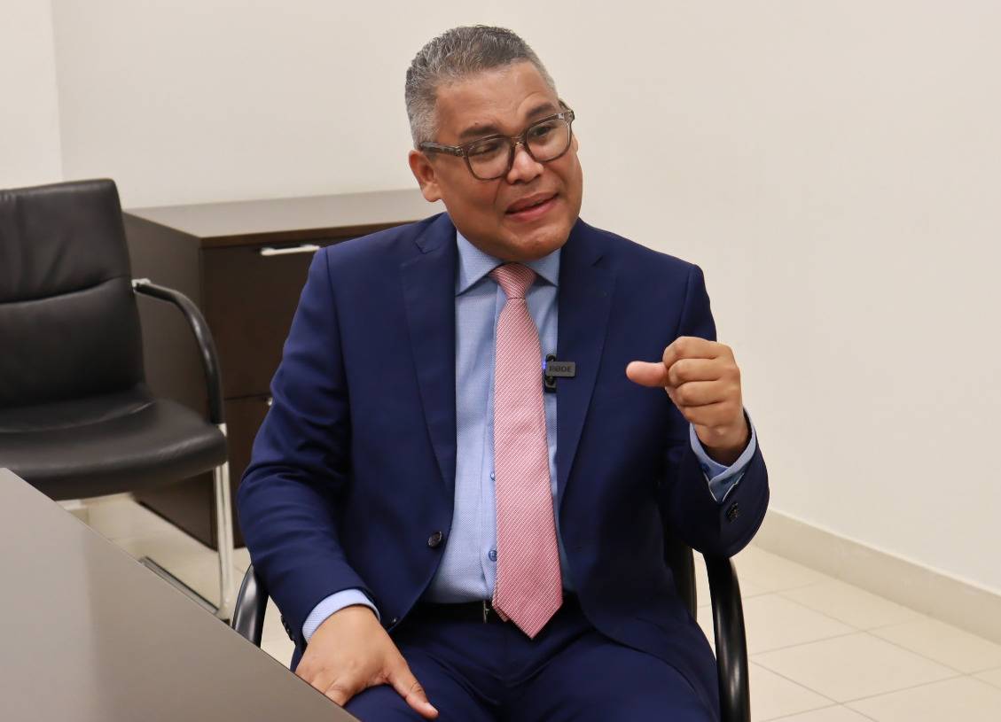 Carlos Peña califica Gobierno del PRM como el «cambio» en reversa