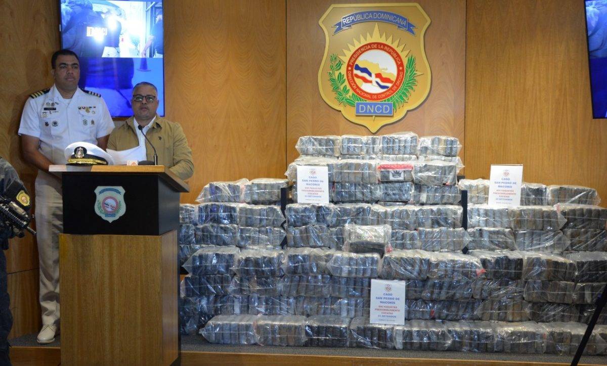 Autoridades incautan otros 806 paquetes de cocaína