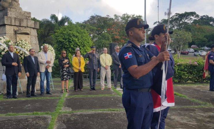 Enhestamiento de las banderas