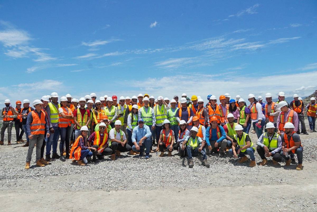 Indrhi recibe a estudiantes de ingeniería de la UCNE en presa Montegrande