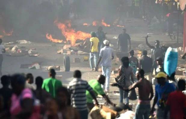 Haití: Hombres armados prenden fuego a una iglesia