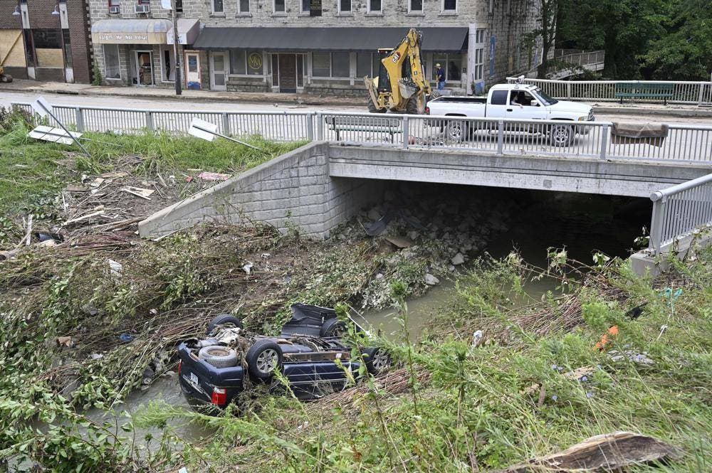 Suman 26 muertos por extensas inundaciones en Kentucky