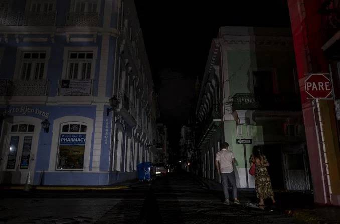 MÃ¡s de 40.000 abonados sin luz en Puerto Rico durante paso de onda tropical