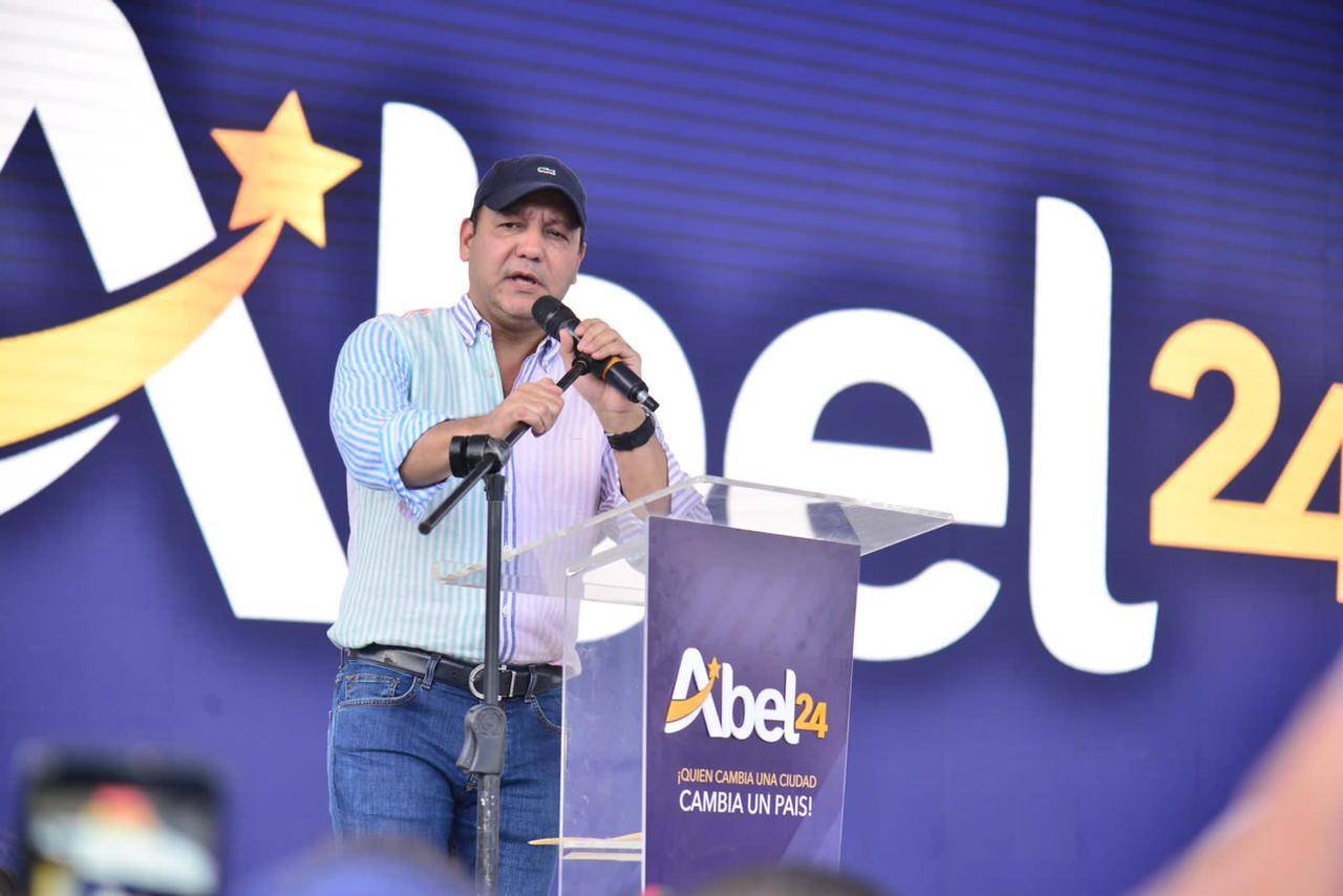 Abel Martínez promete sacar al país del retroceso del PRM