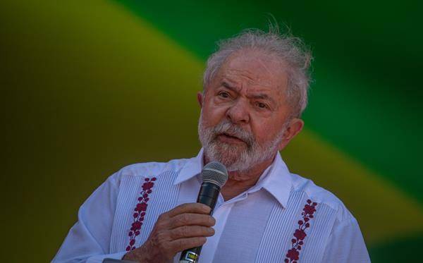 Lula afirma que negación de Bolsonaro a la ciencia agravó covid en Brasil      