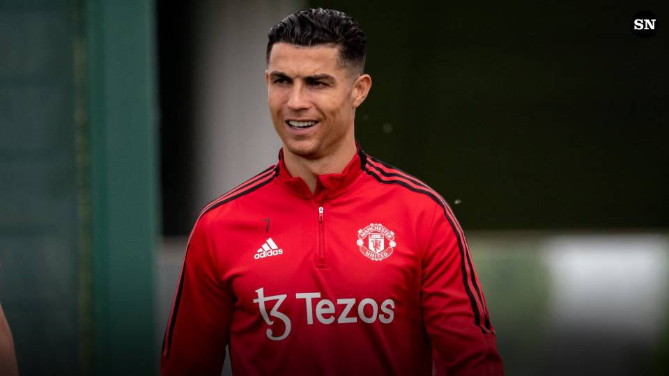 Cristiano Ronaldo llega para negociaciones con Manchester United