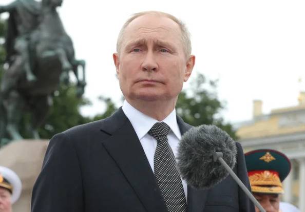 Putin dice que Rusia tiene «con qué responder» al envío de tanques