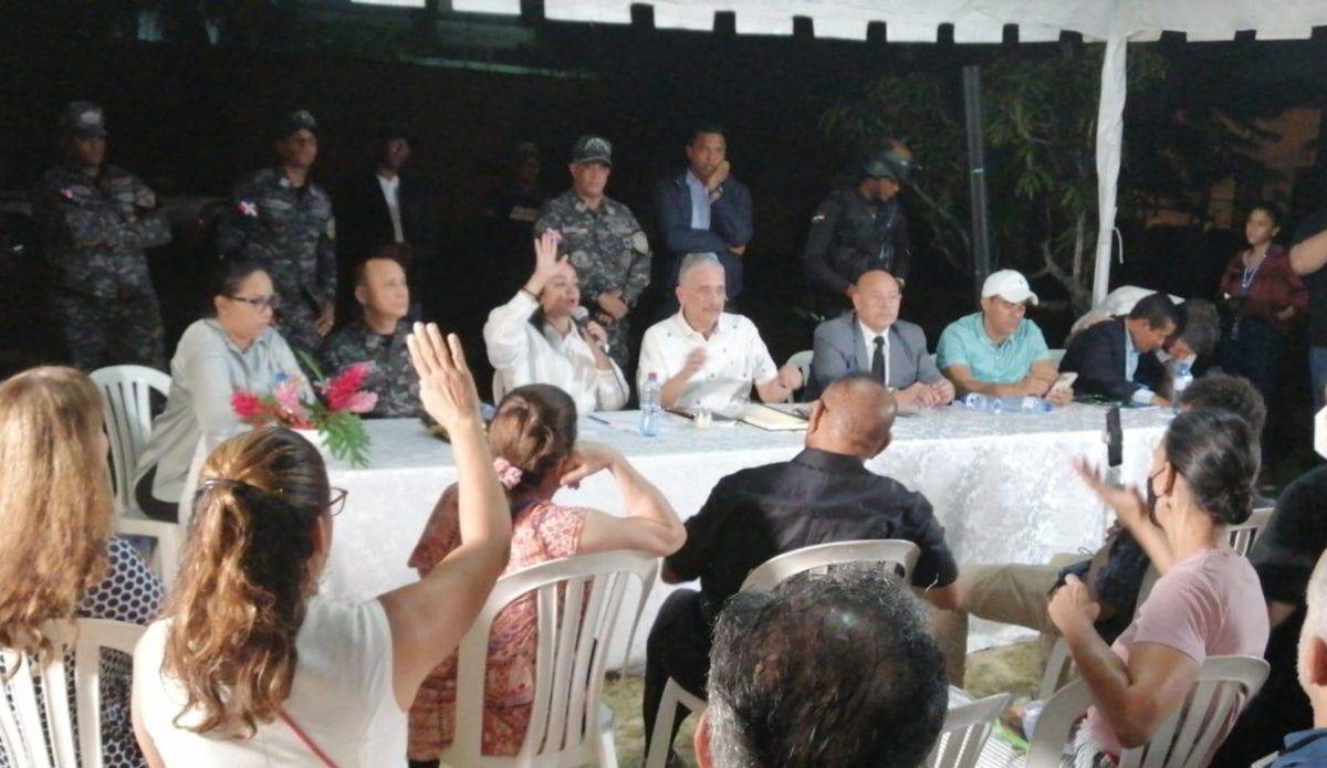 Residentes Isabel Villas respaldan fiscal Cristo Rey
