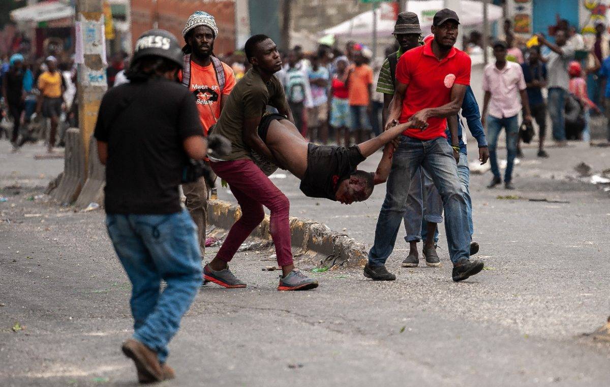 Miles de haitianos piden renuncia de primer ministro