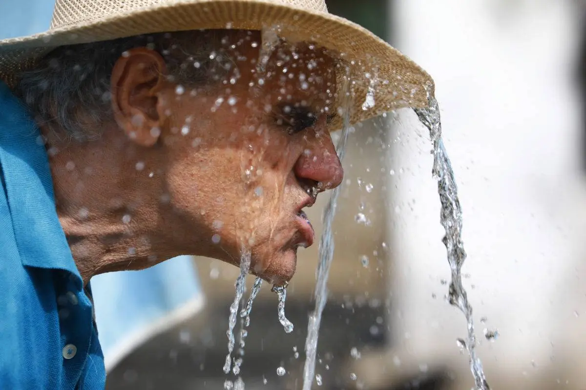 España afronta la tercera ola de calor de 2022 con días y noches sofocantes