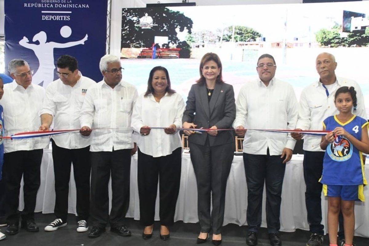 ¡20 millones! Inauguran dos polideportivos SDE