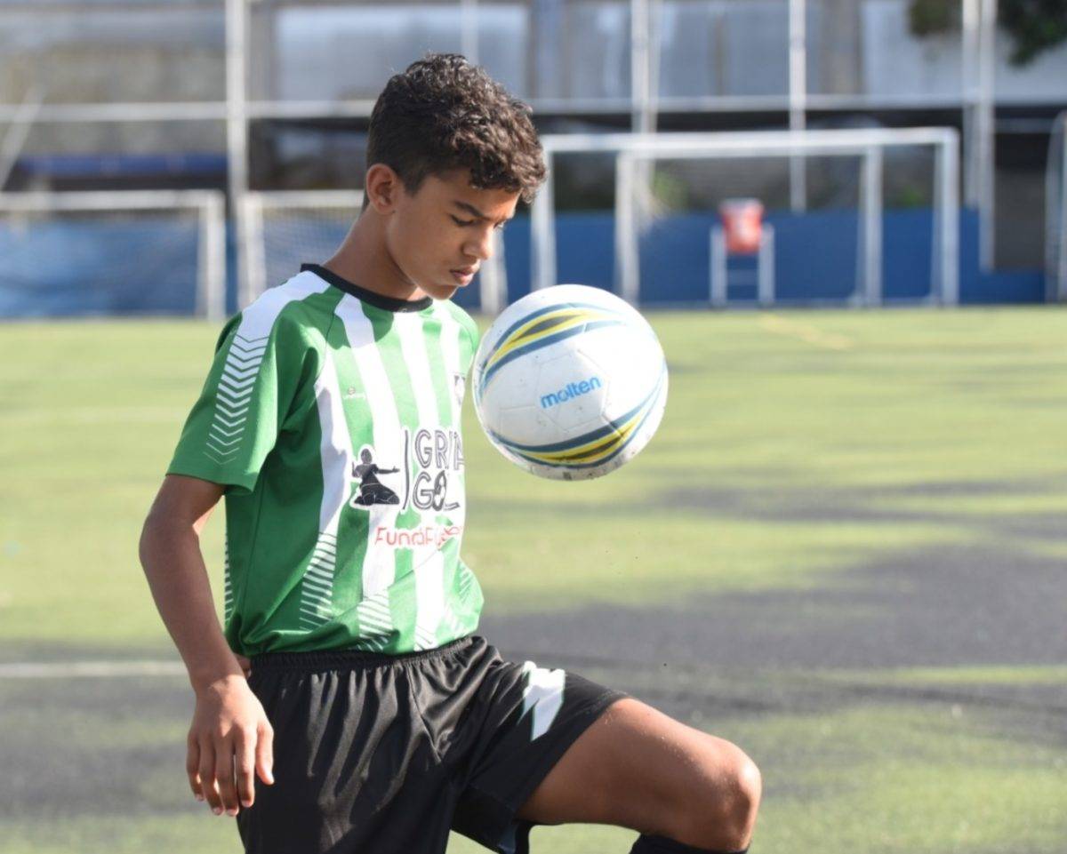 ¡Promesa! Pedro Vásquez, de La Salle a selección nacional fútbol infantil