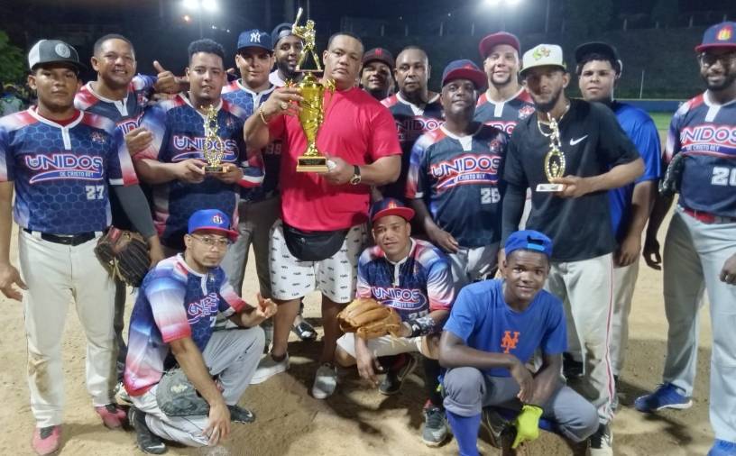 Unidos de Cristo Rey se coronan en torneo softbol Puerto Isabela