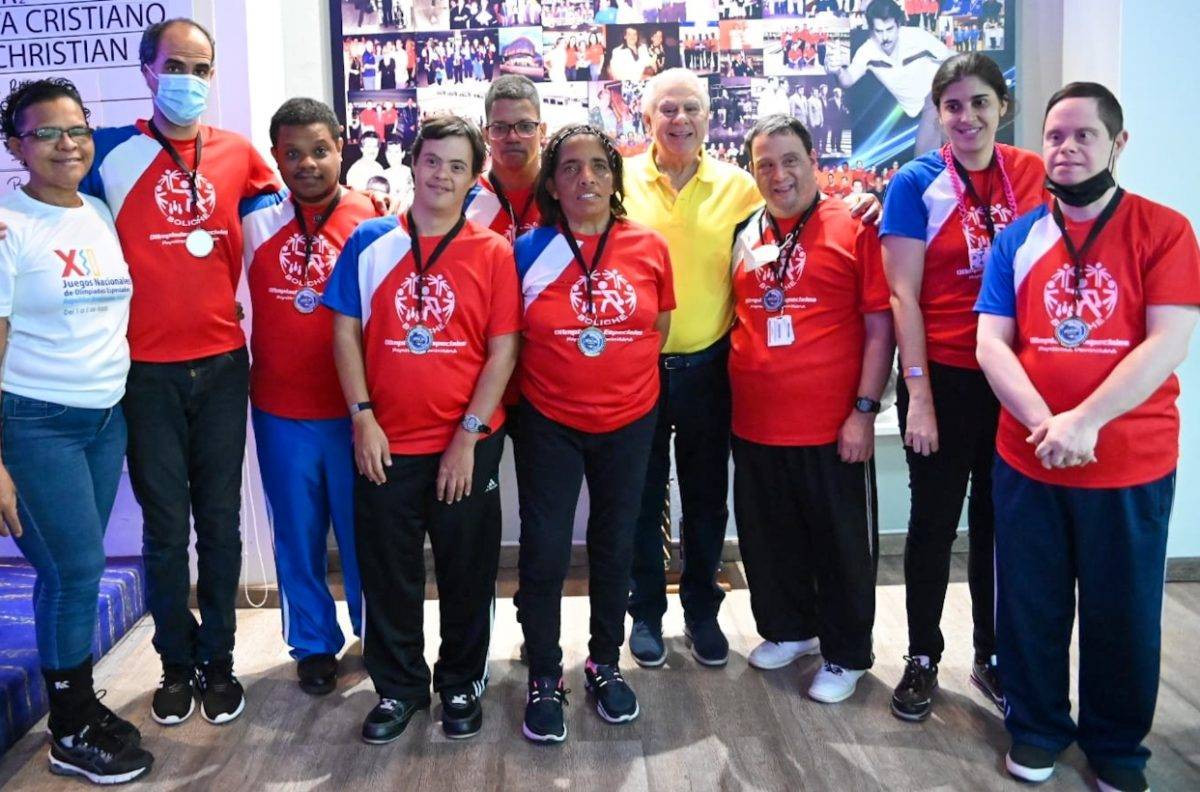 Atletas especiales triunfan en torneo de boliche en SBC