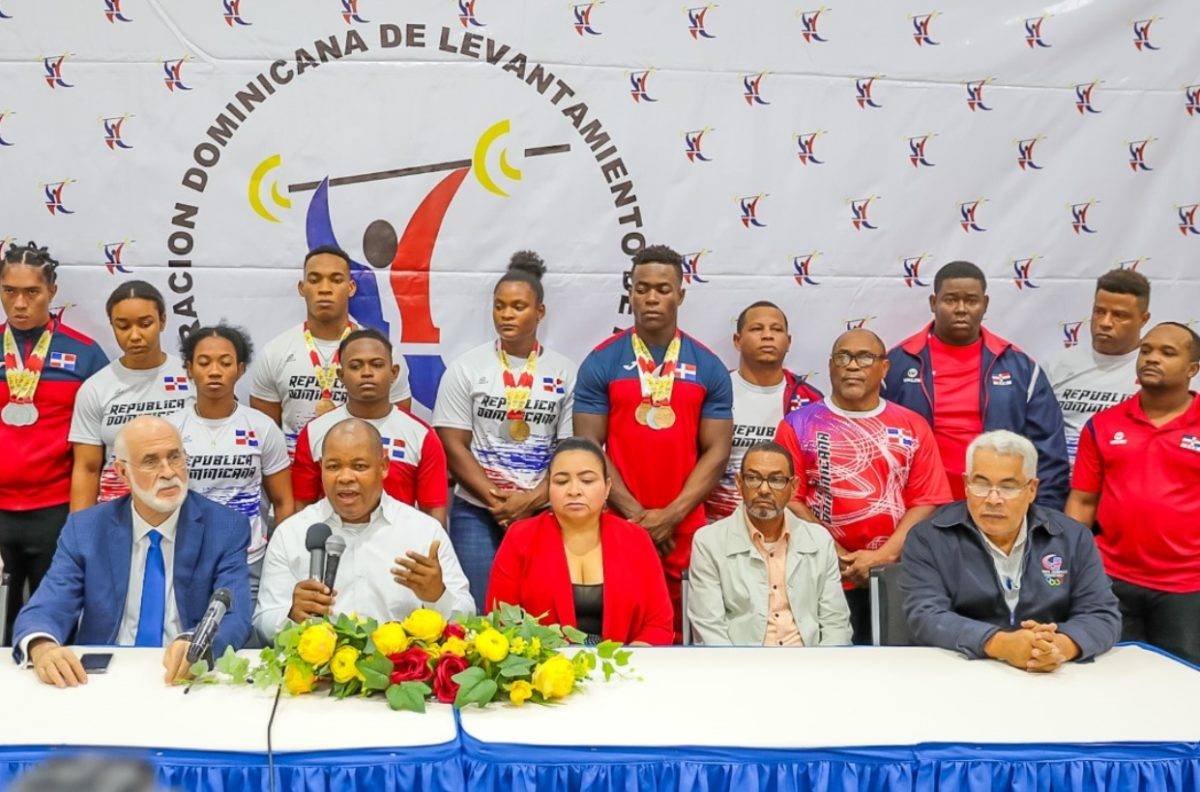 Pesas clasifica ocho atletas para Panam Chile 2023