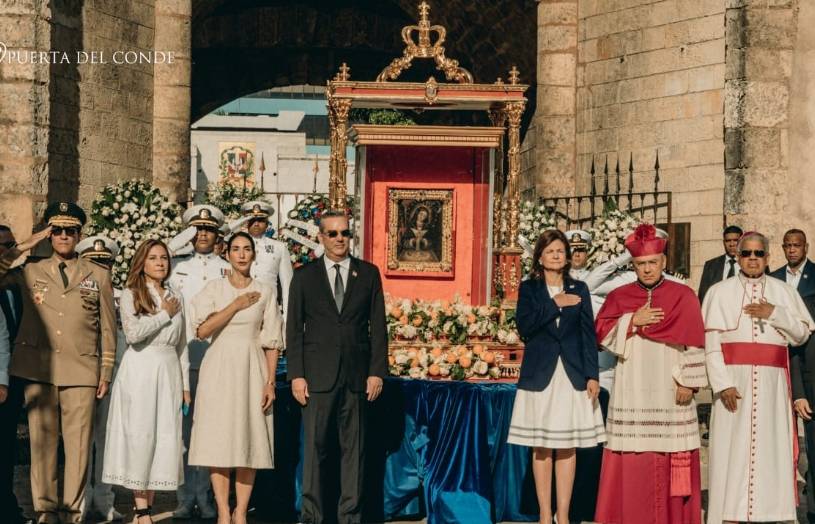 Monsignor Peña Parra defends life and family in gigantic Eucharist