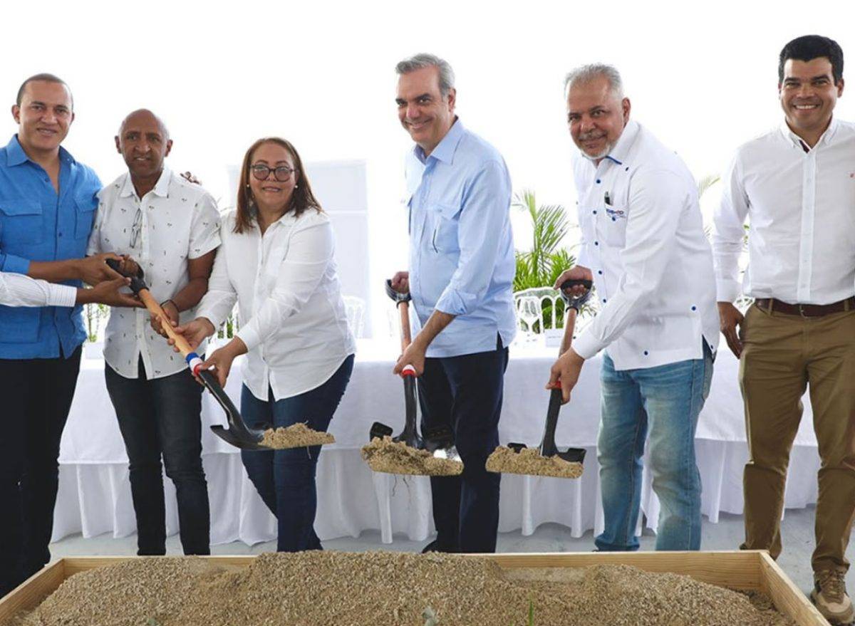 Presidente Abinader concluyó agenda en San Juan y Azua